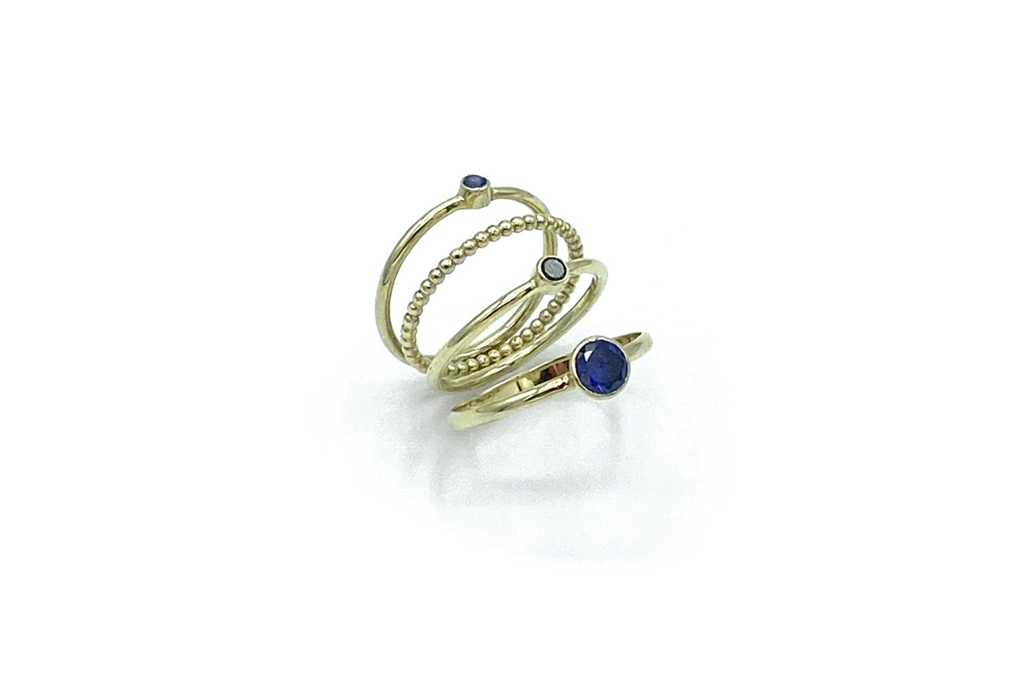 ringen geelgoud 14k met saffier, pareldraad, zwartediamant en blauwe zirkonia-1500
